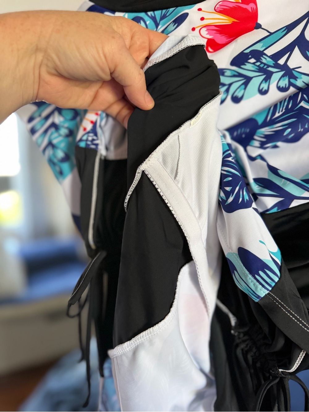 Floral Long-Sleeve Women’s Swim Rash Guard - Sz Lg - Picture 5 of 5